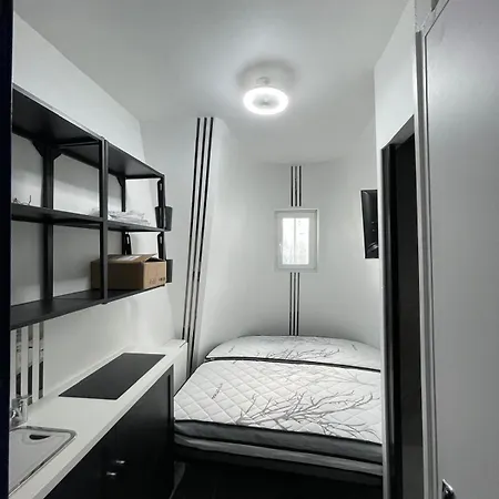 Bastille Bercy Gare De Lyon Climatisee 9m2 Ideal 1 Pers ,max 2 Pers