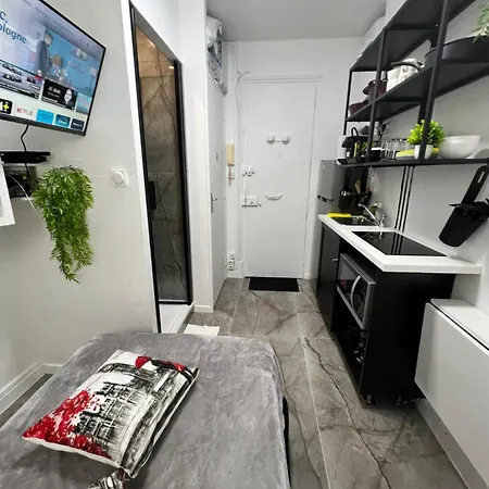 Bastille Bercy Gare De Lyon Climatisee 9m2 Ideal 1 Pers ,max 2 Pers Paris