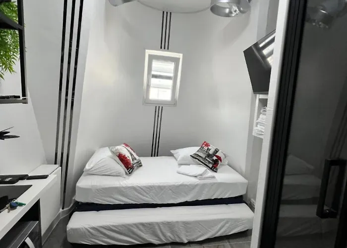Bastille Bercy Gare De Lyon Climatisee 9m2 Ideal 1 Pers ,max 2 Pers *